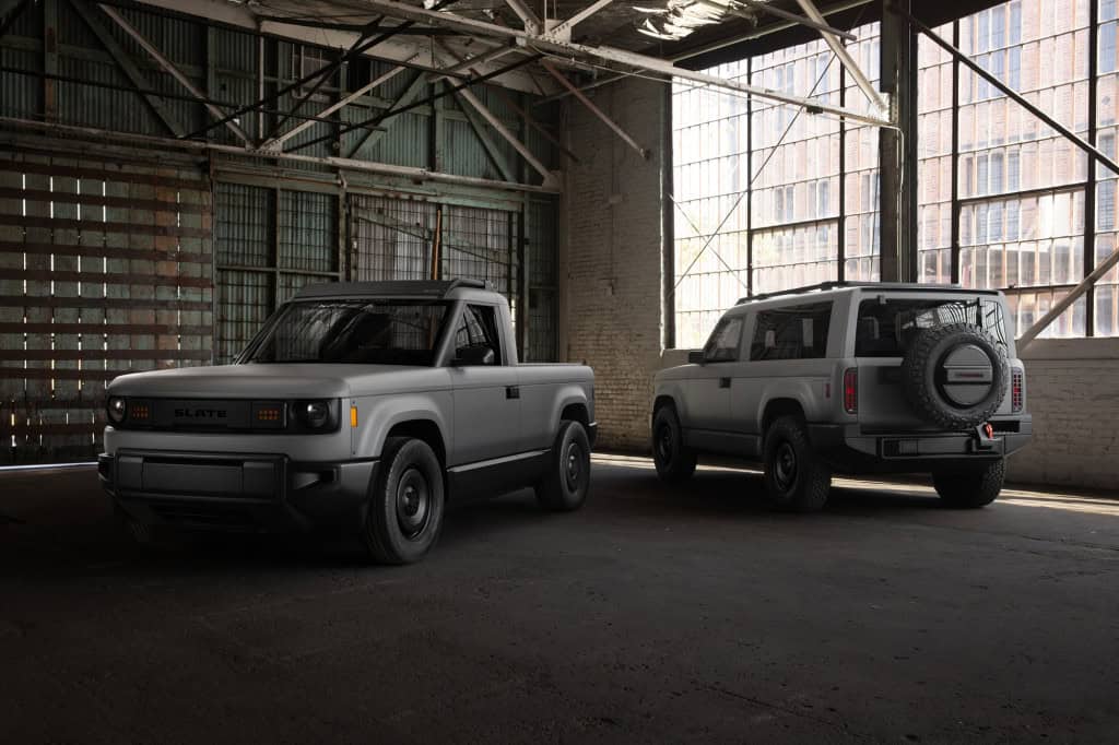 Picape elétrica da Slate Auto ao lado da versão SUV