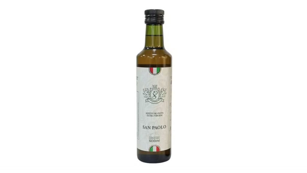 garrafa de azeite de oliva extravirgem da marca san paolo em um brackround branco