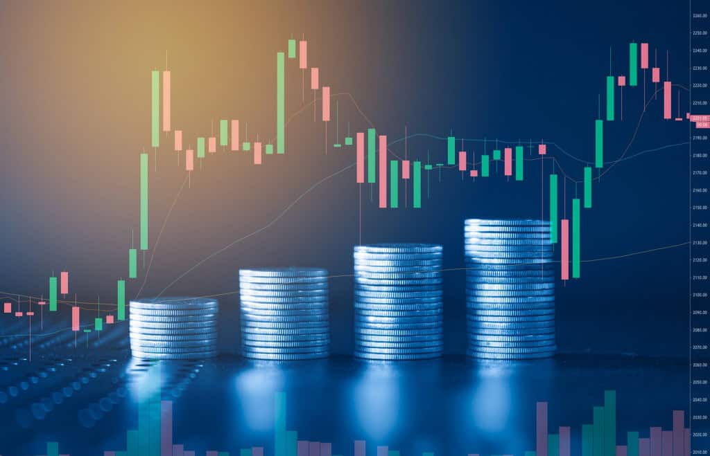 Gráficos de finanças com moedas desenhadas juntas