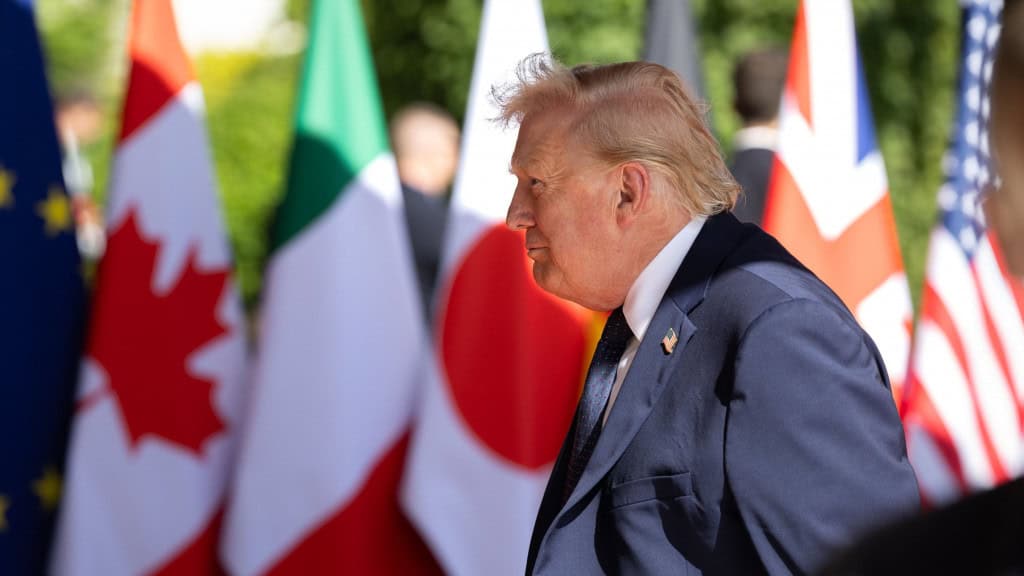 Trump resiste a limites maiores para a IA e afirma que desacelerar o setor poderia favorecer a China. – Imagem: PFG7/Philémon Henry