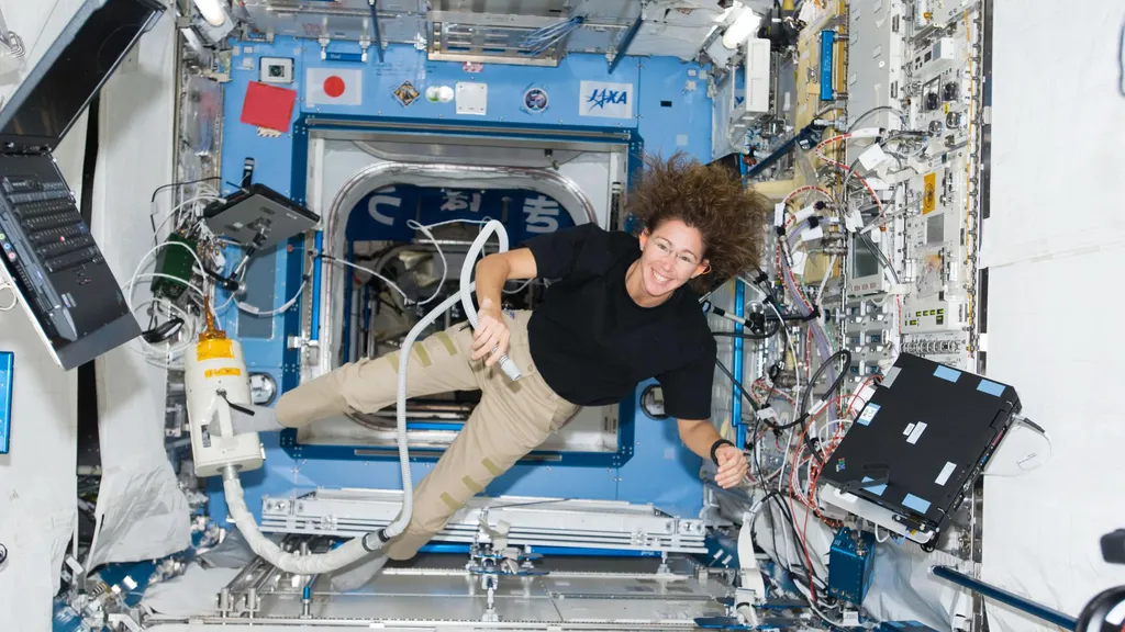 astronauta aspirador de pó