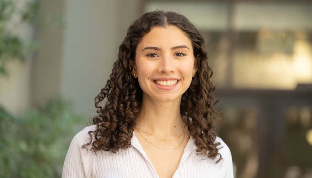 Carla Bassil é uma estudante do quarto ano de doutorado em engenharia elétrica e ciências da computação na UC Berkeley e membro do Javey Research Group. É a cientista a frente da pesquisa que desenvolveu o nariz eletrônico
