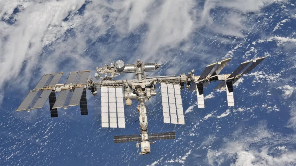 Foto da Estação Espacial Internacional sobre o Oceano Pacífico