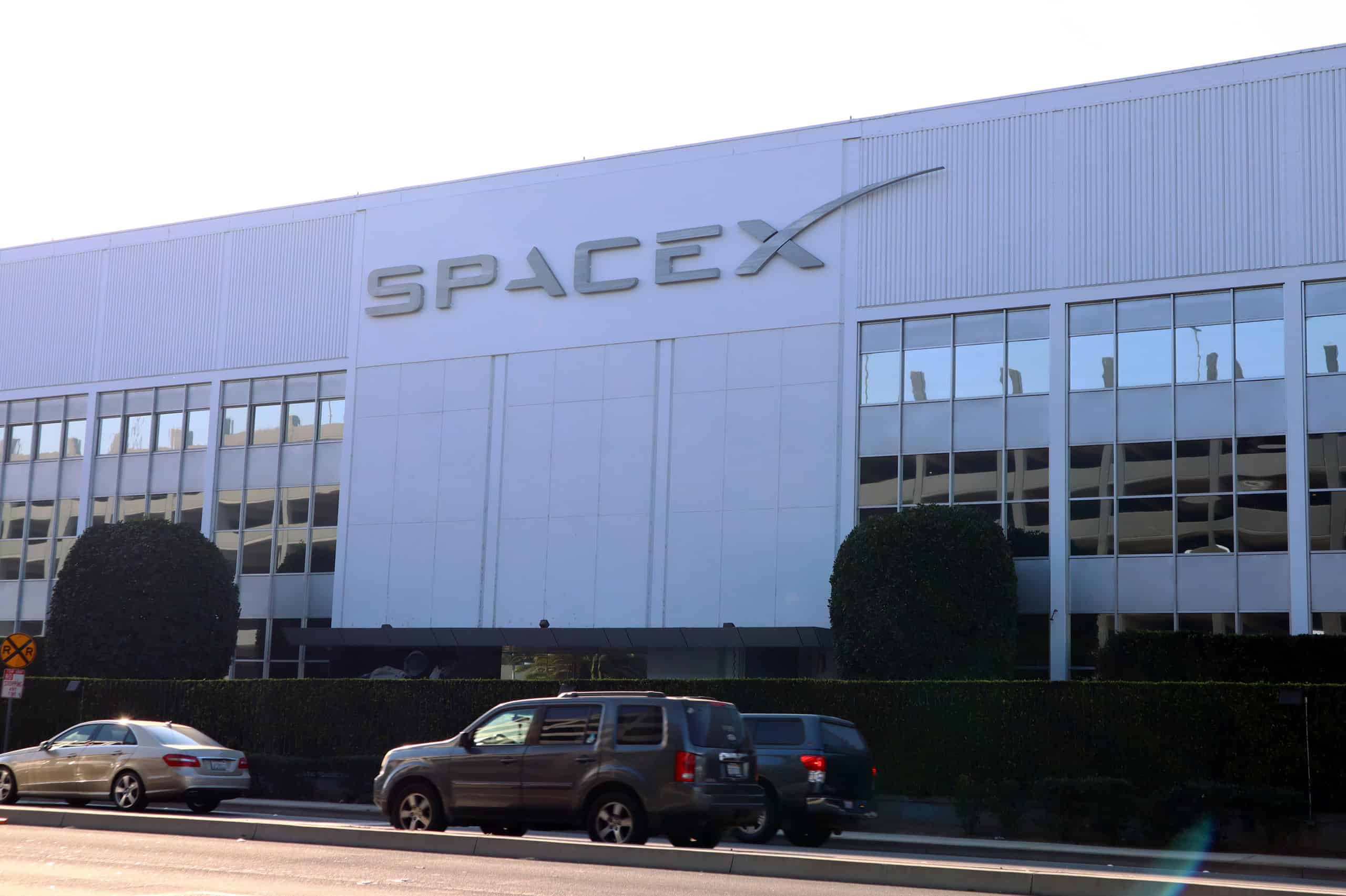 SpaceX lança satélites Starlink em 1ª missão após IPO histórico