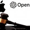 Logos de OpenAI e Apple com um martelho de juiz à frente