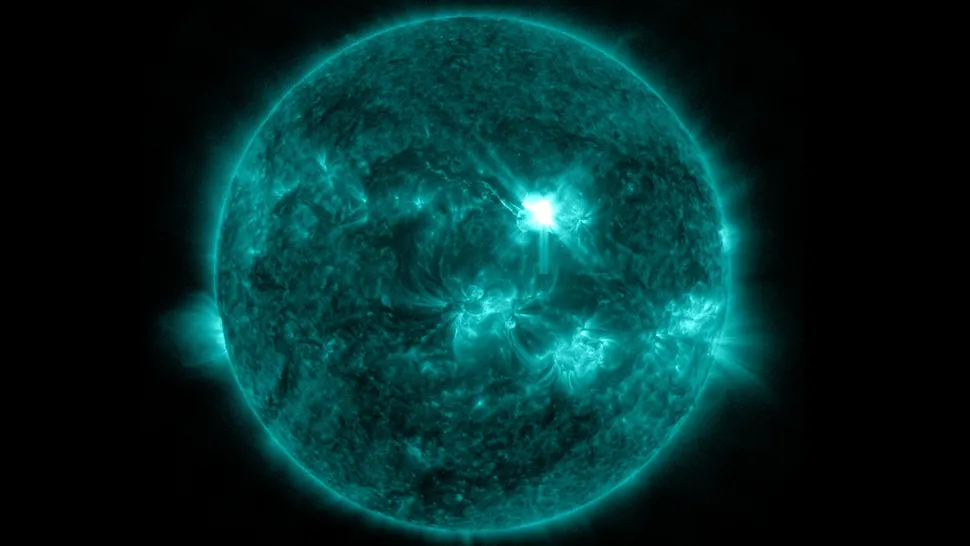 Erupção solar