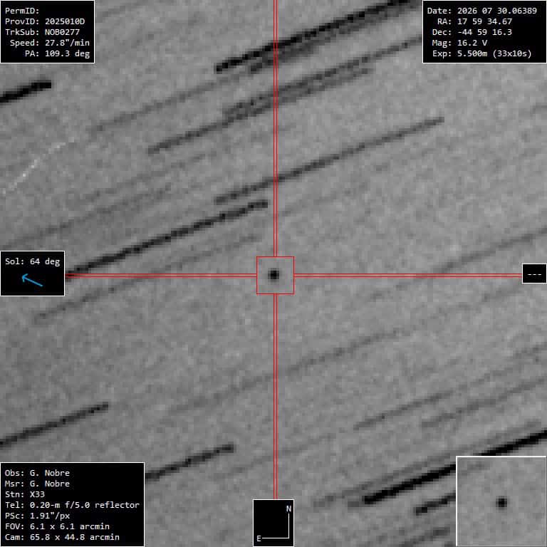 Imagem telescópica mostra o segundo estágio do Falcon 9, identificado como 2025-010D, durante observação realizada por Geovandro Nobre.