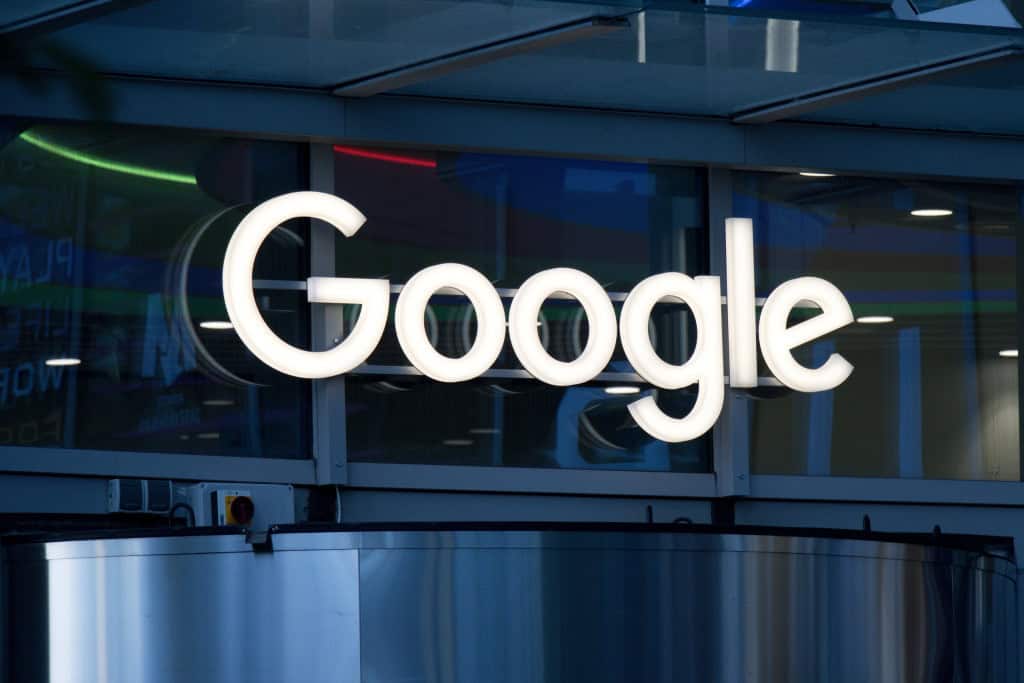 Logo do Google em uma fachada