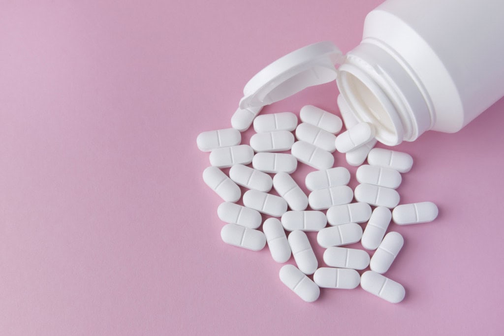 Embalagem com comprimidos de paracetamol