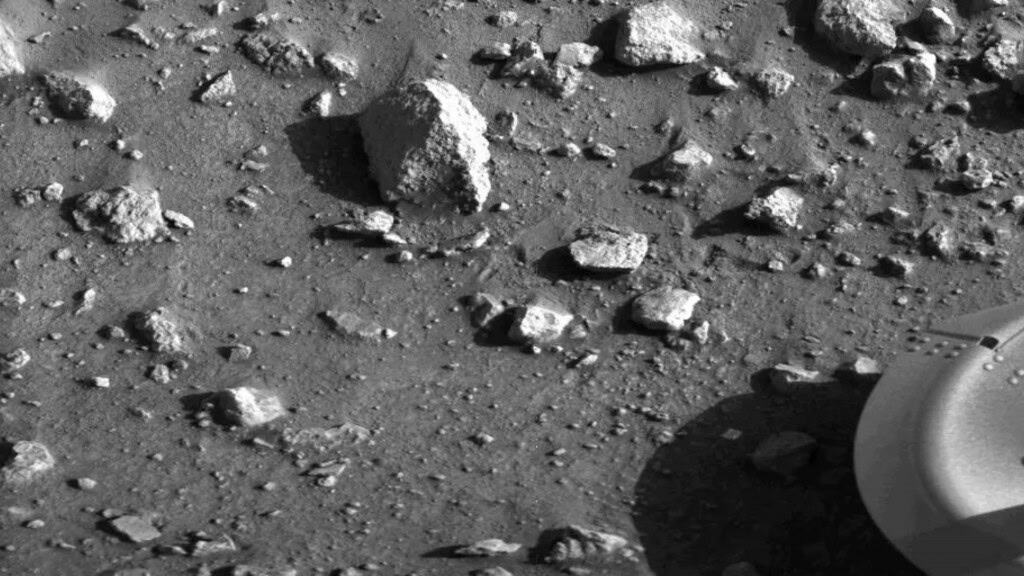 Primeira imagem do solo de Marte a chegar à NASA pela sonda Viking 1