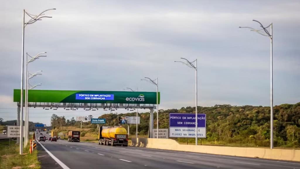 Pórtico no Sistema Anchieta-Imigrantes
