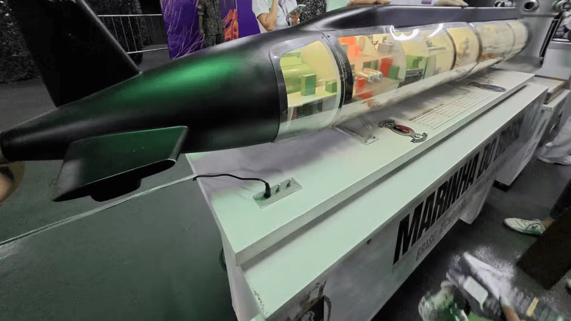 O navio de guerra que virou fliperama na Rio Innovation Week