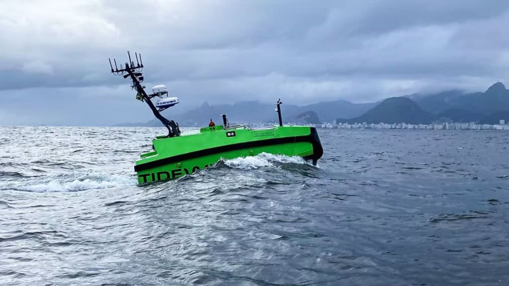 USV Tupan, embarcação de superfície não tripulada desenvolvida pela TideWise — o sistema pode ser controlado remotamente a centenas de quilômetros de distância via comunicação por satélite.