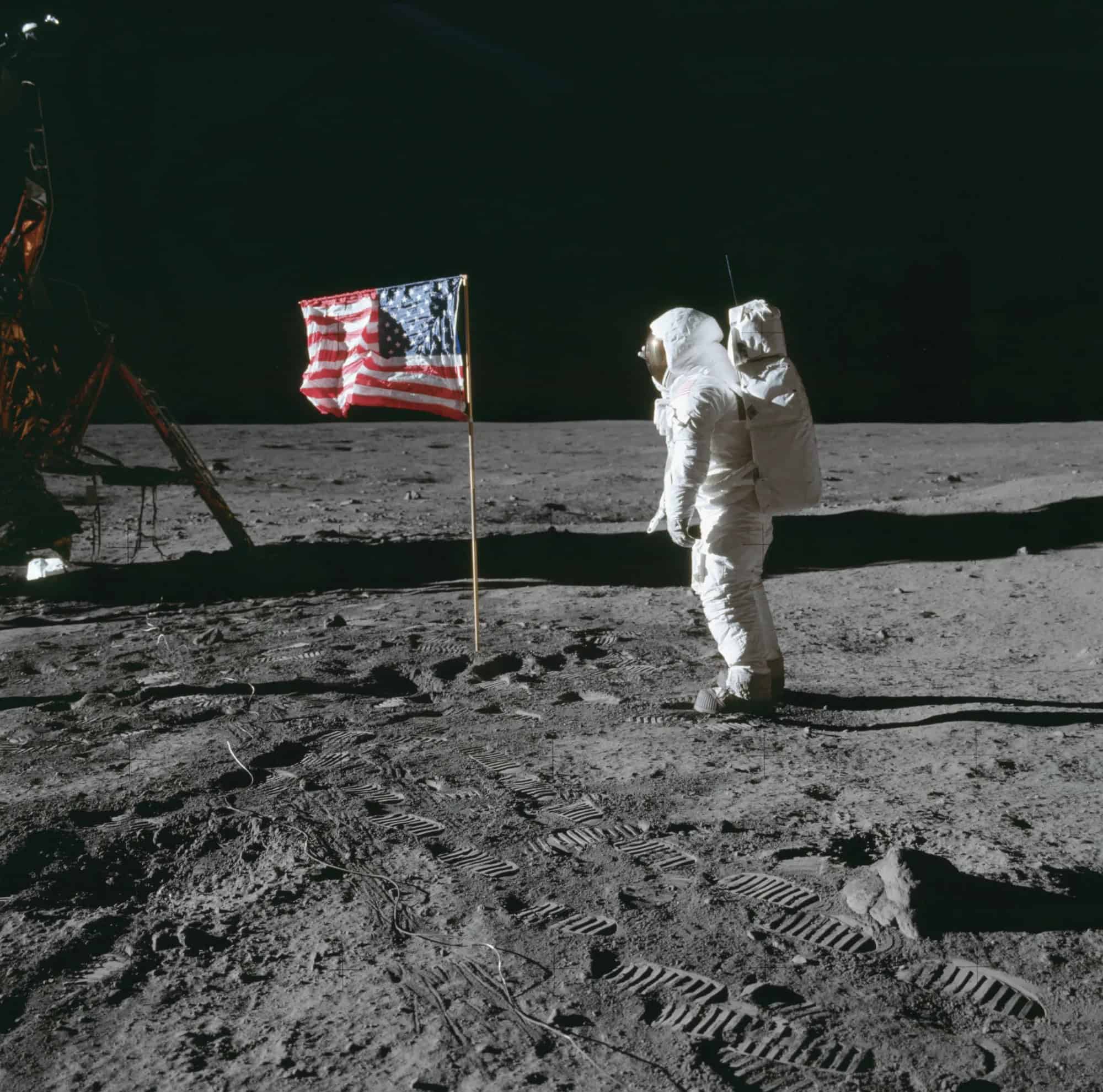 O que sobrou das bandeiras que os astronautas deixaram na Lua