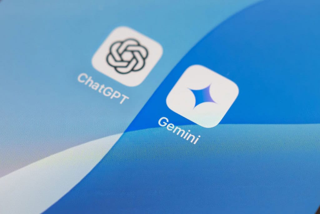 ícones do ChatGPT e do Gemini em uma tela de celular