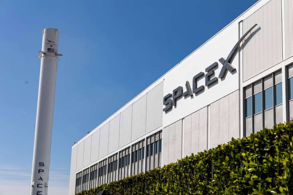 Fachada da sede da SpaceX