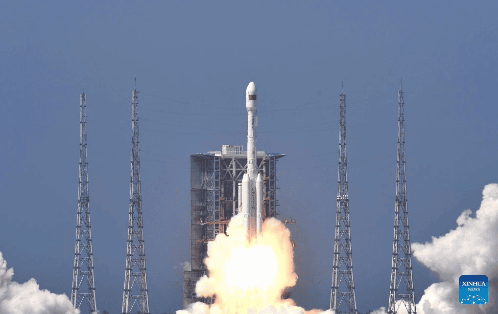 A China ainda investiga a causa da anomalia que derrubou o Long March 7A durante o lançamento em Hainan. – Imagem: Divulgação/Xinhua