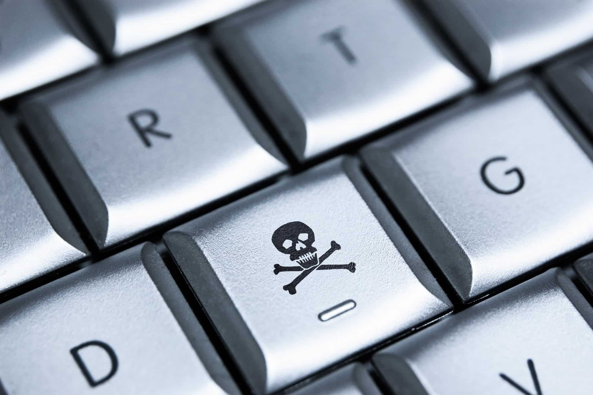 Símbolo de caveira em uma tecla de teclado de computador