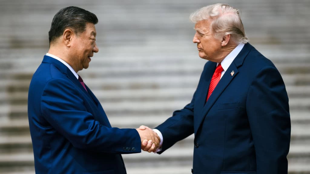 Xi Jinping e Donald Trump voltam a discutir Taiwan em uma negociação que envolve soberania, segurança e armas. – Imagem: Rawpixel/Shutterstock)