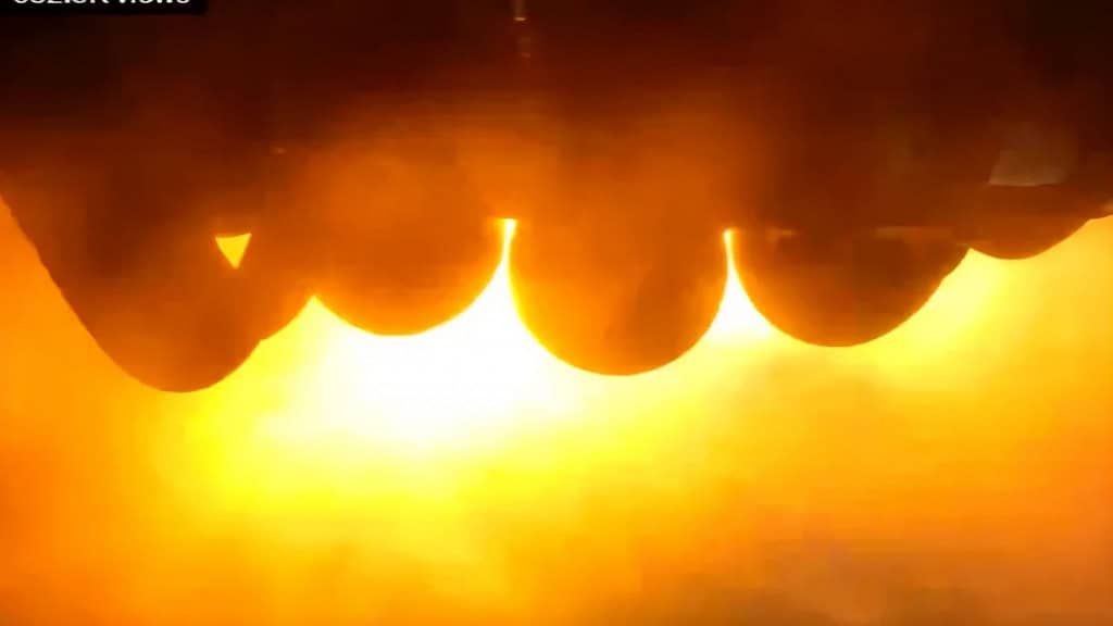 Queima de pouso do booster. – Crédito: SpaceX