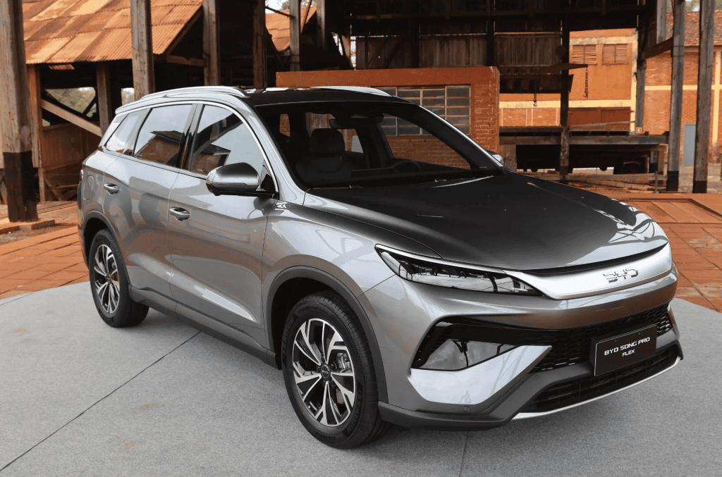 BYD Song Pro DM-i Flex traz mais autonomia. – Foto: BYD/divulgação
