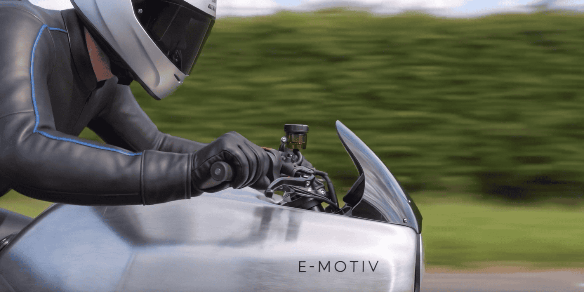 Moto elétrica ganha câmbio de duas marchas para melhorar desempenho e eficiência