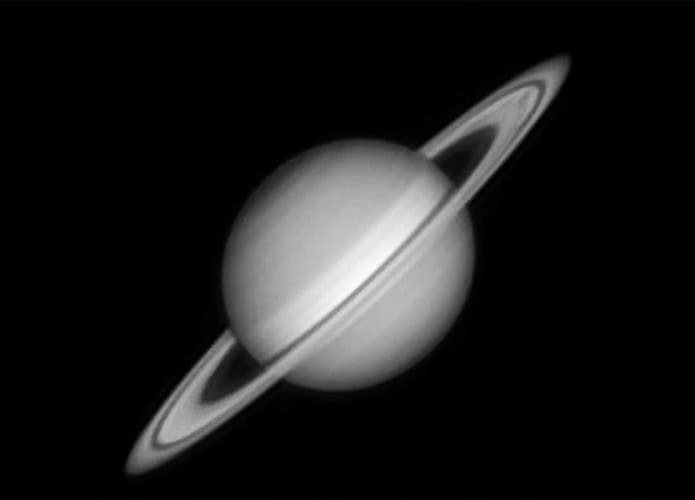 Astrofotógrafo brasileiro exibe Saturno ao vivo em detalhes durante momento mais favorável para a observação 