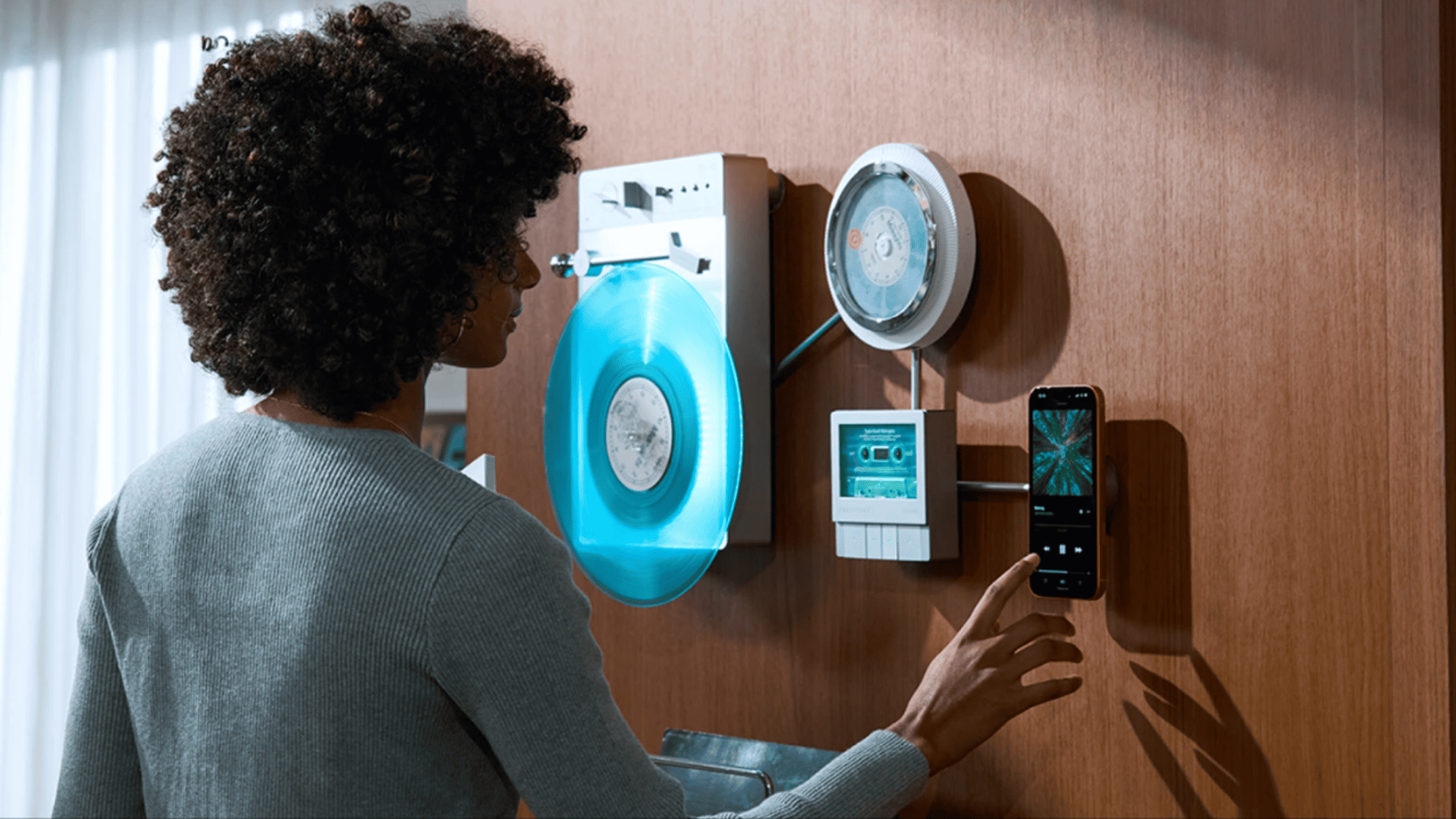 Novo sistema une toca-discos, CD e toca-fitas em único aparelho