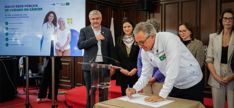Nove medicamentos contra o câncer chegam ao SUS; veja lista comentada por especialista