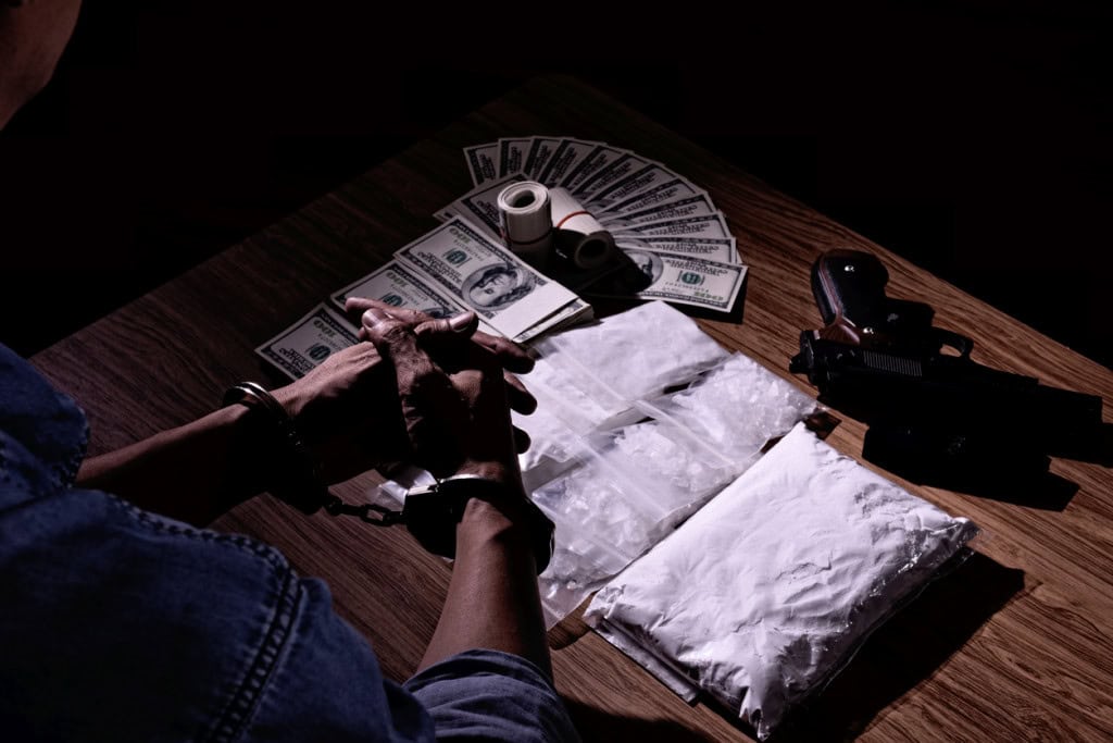 Os Estados Unidos ampliam as operações contra grupos de narcotráfico na América do Sul com o uso de drones militares. – Imagem: PitiyaO/iStock
